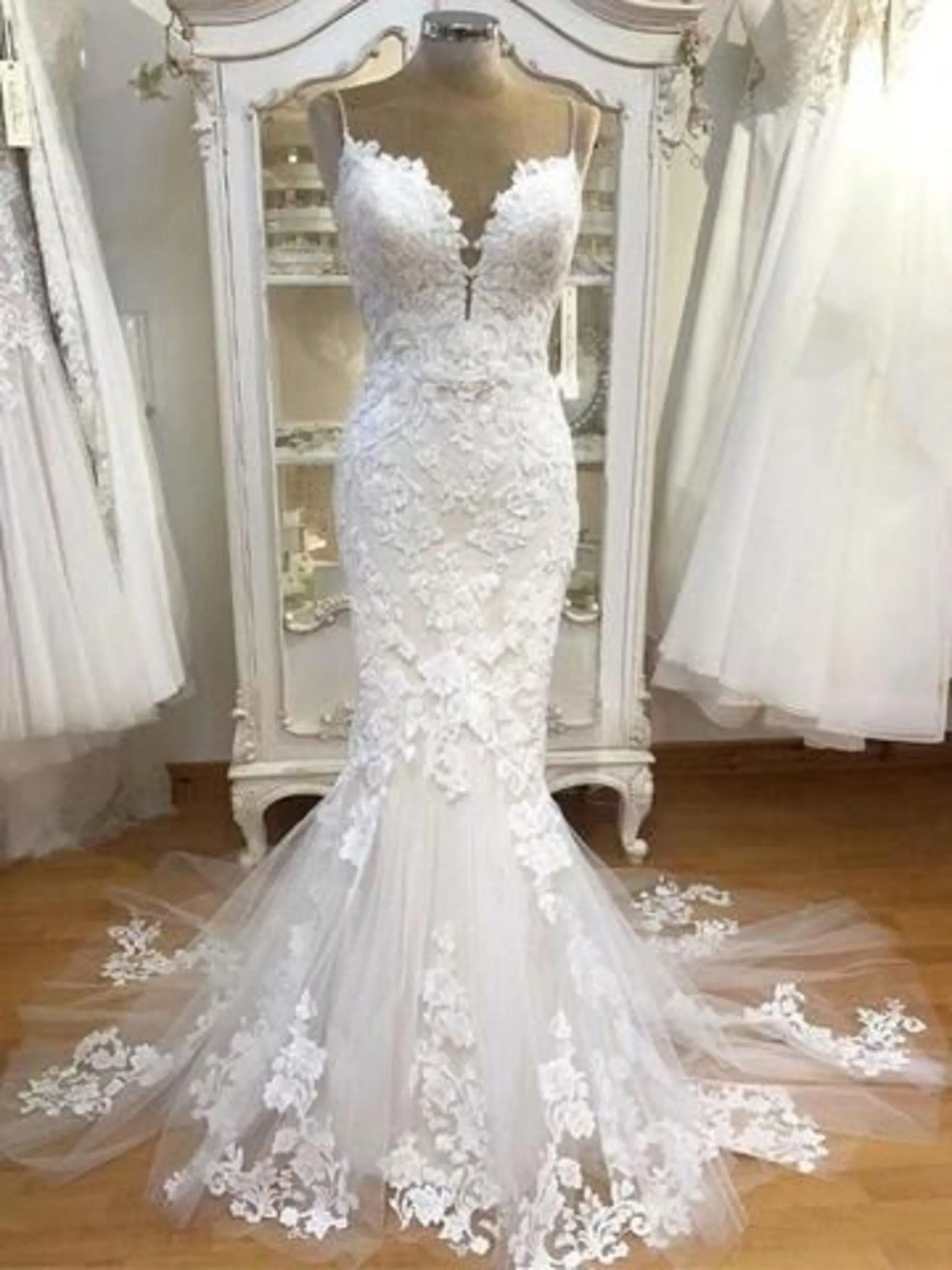 2023 Mermaid Sweetheart Lace Spaghetti Straps Wedding Dresses