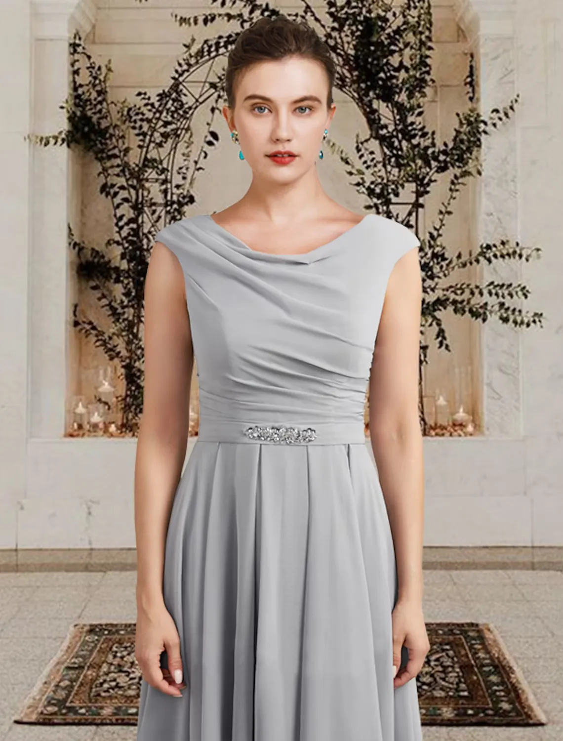 A-Line Mother of the Bride Dress Elegant Chiffon Sleeveless Short Dresses with Crystal Brooch Side-Draped