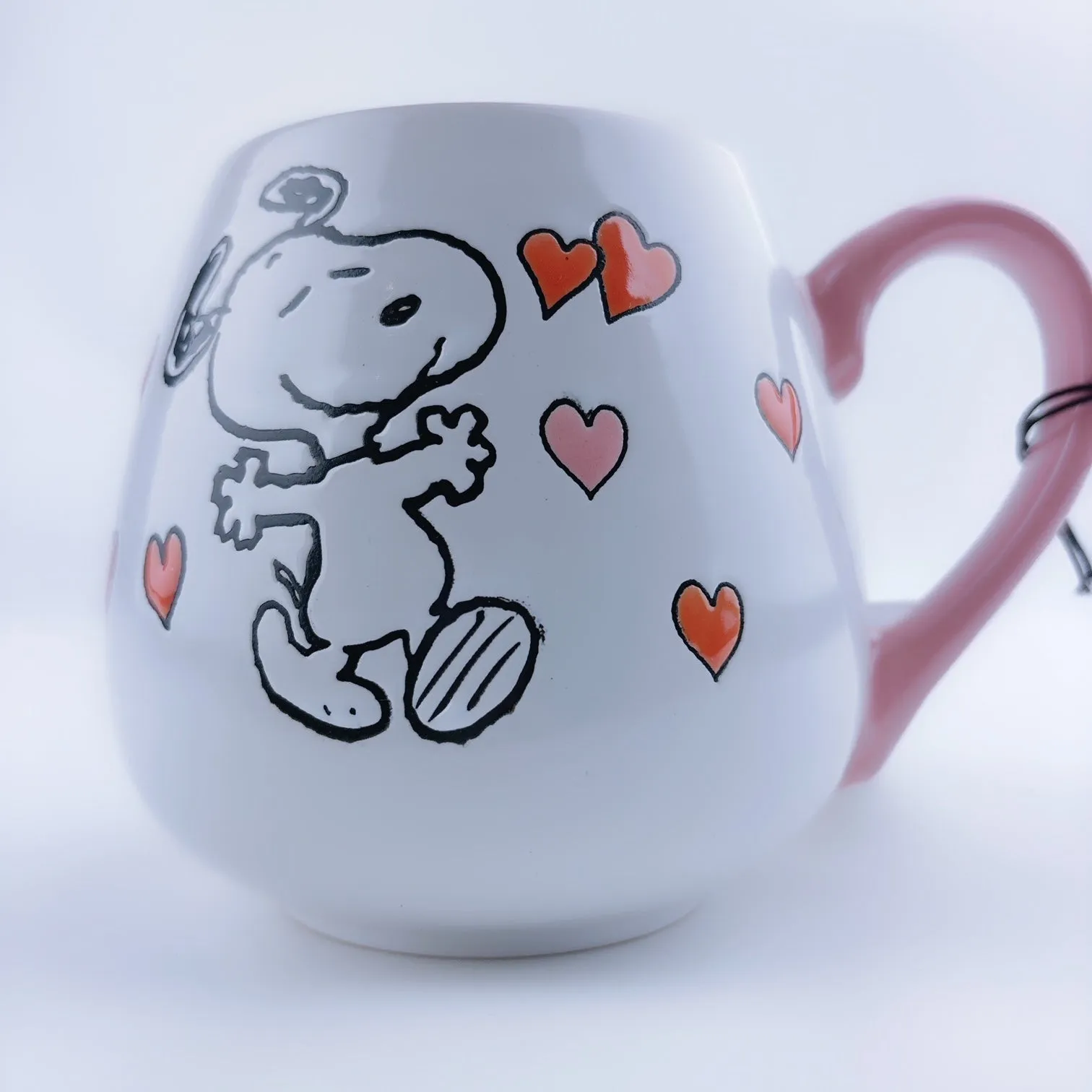 Peanuts Snoopy Dancing Hearts Ceramic Stoneware Pink Mug 20 oz