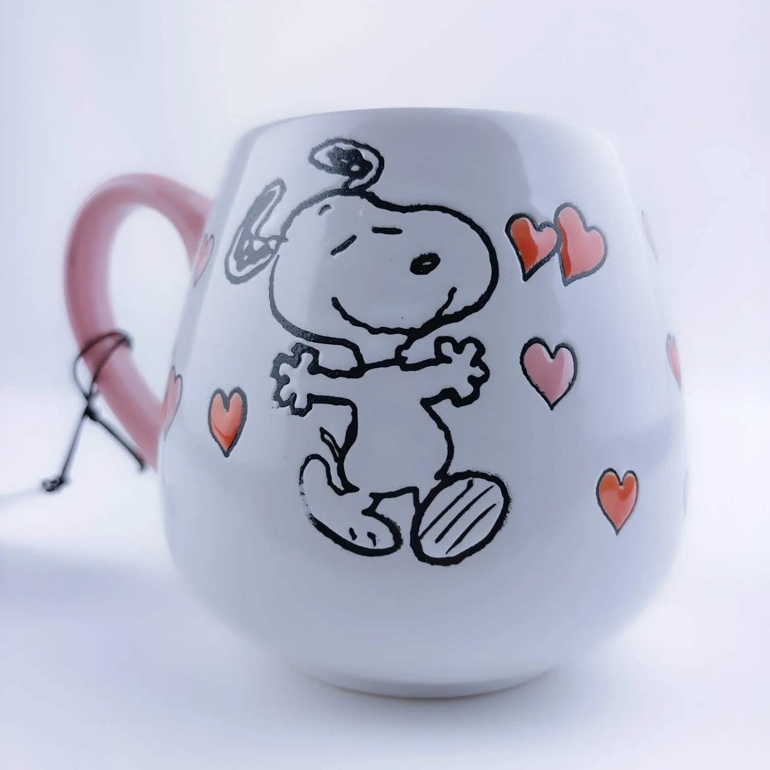 Peanuts Snoopy Dancing Hearts Ceramic Stoneware Pink Mug 20 oz