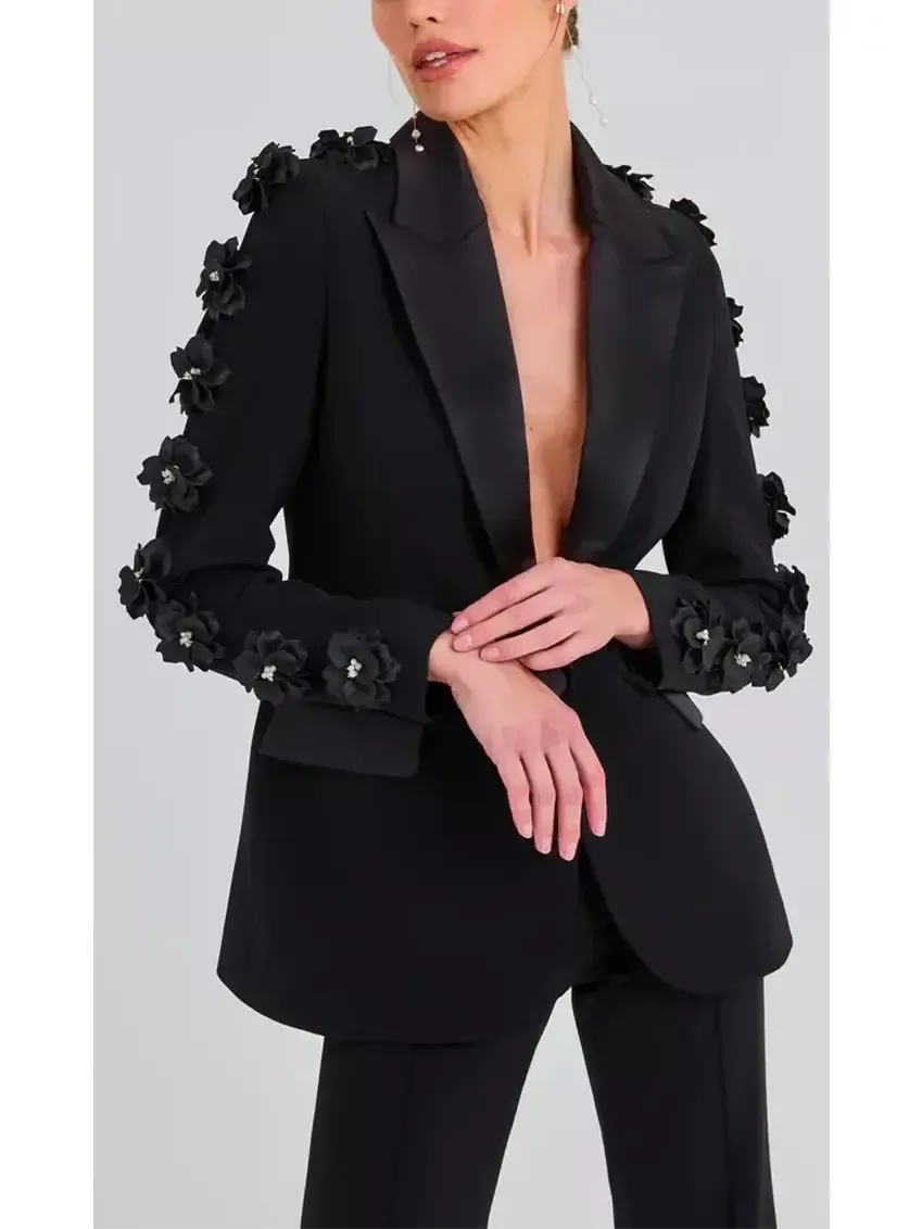 Women’s Black Floral-Applique Embellished Single-Breasted Blazer and High-Waist Pant Suit